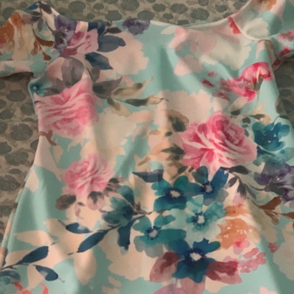 Flower dress - Picture 4 of 4